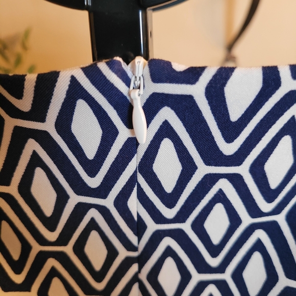 Mario Serrani Navy and White Geometric Dress - Picture 3 of 6